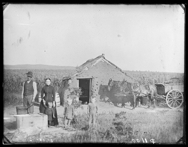 Unidentified family, West Union, Nebraska, 1886 [RG2608.PH1100]