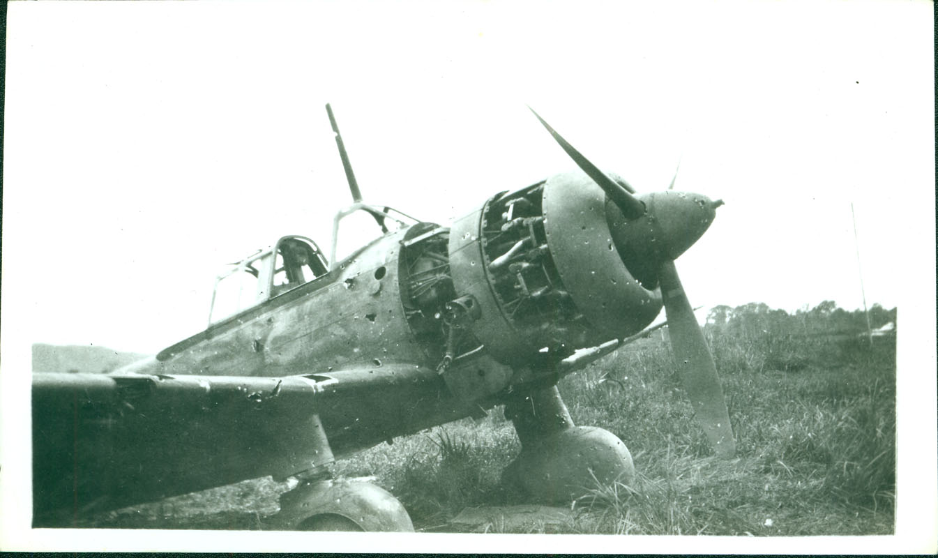 Wrecked Japanese plane [RG5841-8-21]