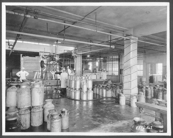 Poultry production, Omaha plant  (RG4218.PH1-56)