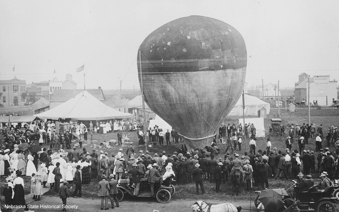 Balloon ascension in Polk, NE, 1910 (RG2407.PH000002-000009)