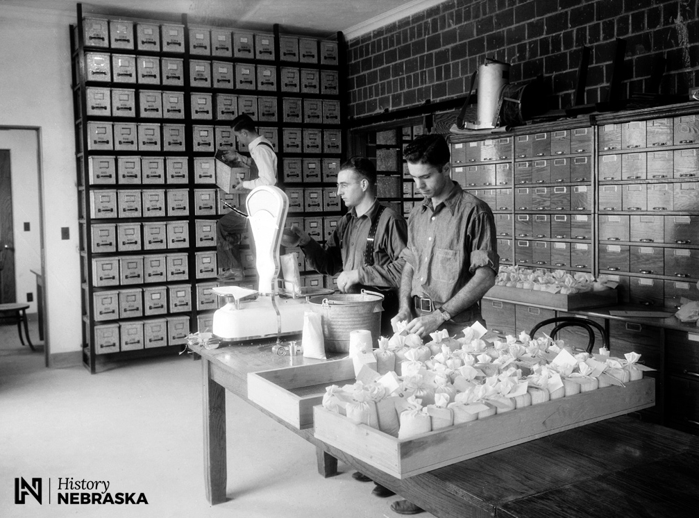 NSHSj Archeology Lab, May 14, 1935 (RG4290.PH0-002931)