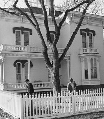 Black and white photo of the Thomas P. Kennard house