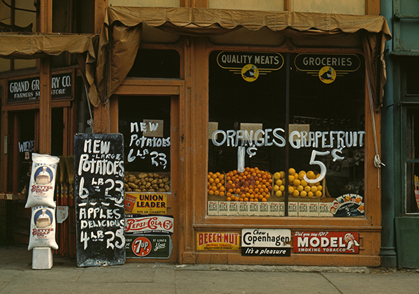 Grand Grocery, 1942