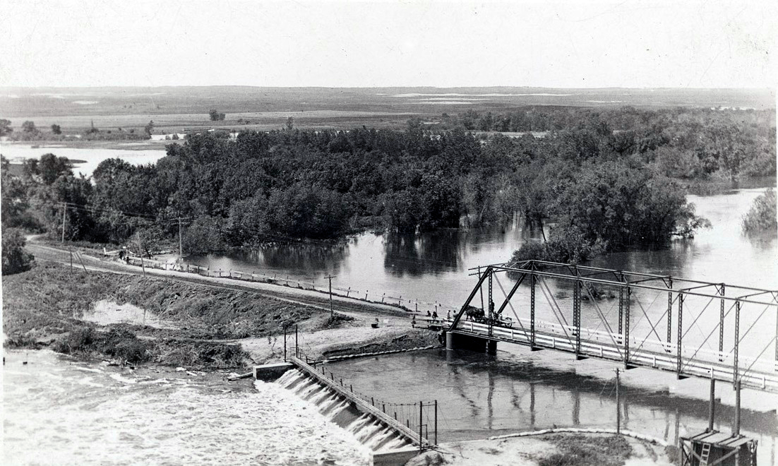 Neligh Mill dam during 1914 flood.